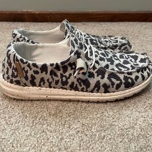 Womens Hey Dude leopard Wendy, size 7